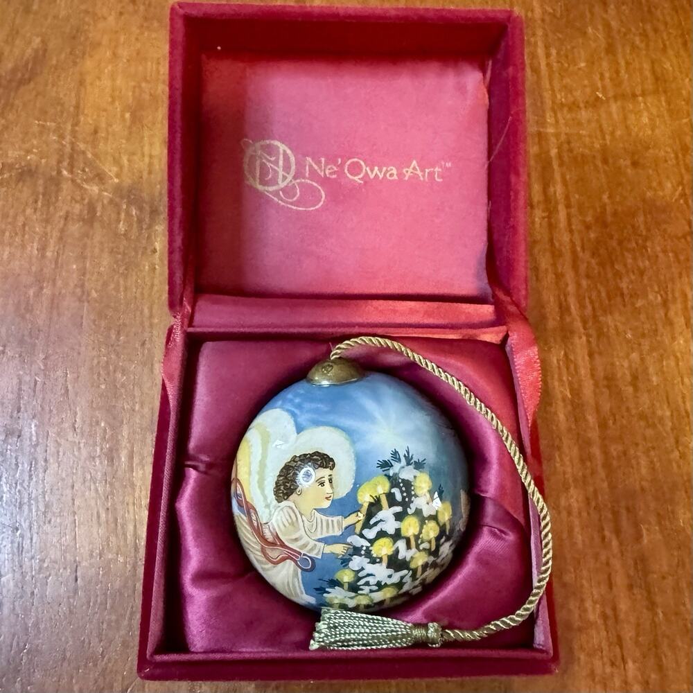 Ne’Qwa Art Gentle Light Ornament Dona Gelsinger Angel Christmas w/ Box